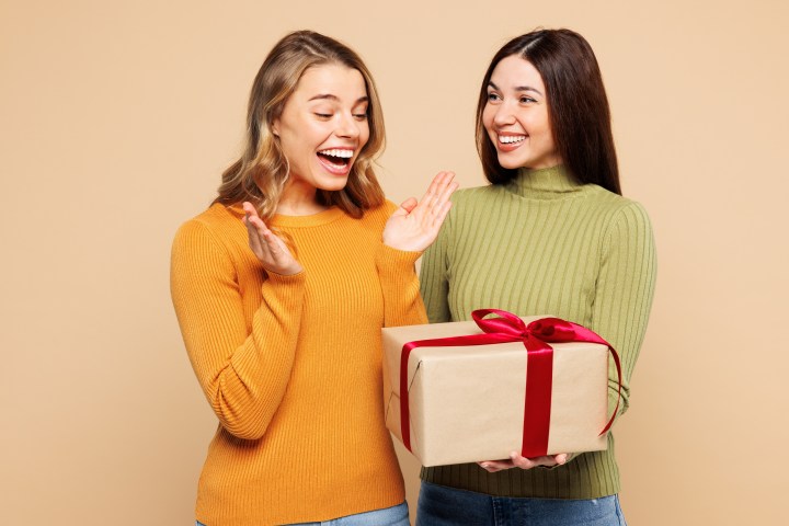Los regalos de Galentine's Day son ideales para las amistades.