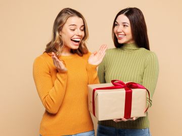 Los regalos de Galentine's Day son ideales para las amistades.