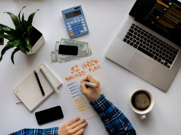 Aumenta tu disciplina y determinación al realizar el reto de 52 semanas de ahorro.