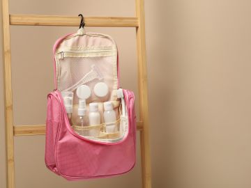Los bolsos de viaje son necesarios para guardar las pertenencias.
