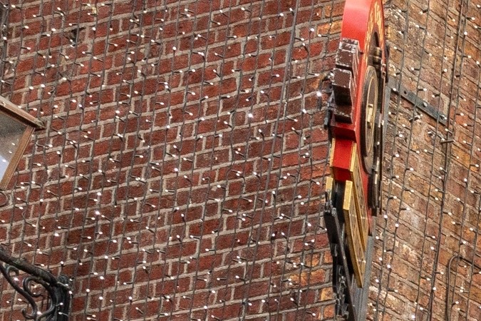 Las personas celebran St. Patrick's Day al vestirse de verde.