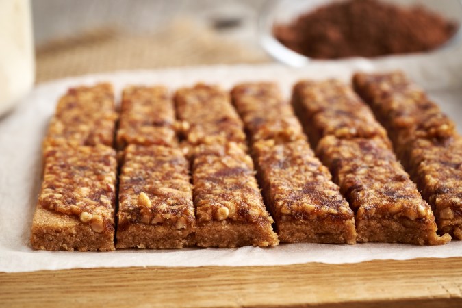 Las barritas de granola pueden mejorar la alimentación de los niños.