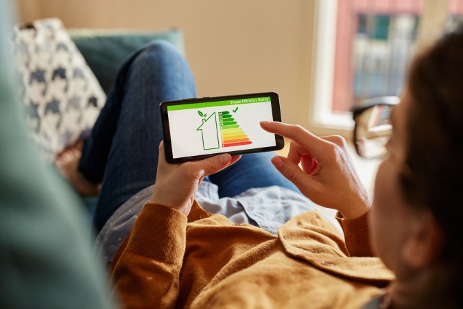 Usa monitores de energía para ahorrar el consumo en tu hogar.