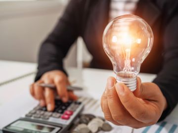 Ahorra dinero en tu factura al regular el consumo energético.