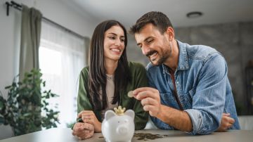 El objetivo de ahorrar dinero puede ser muy diferente entre hombres y mujeres.