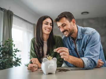 El objetivo de ahorrar dinero puede ser muy diferente entre hombres y mujeres.