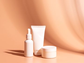 Amazon tiene un apartado de productos de belleza que funcionan para regalar en Pascua.