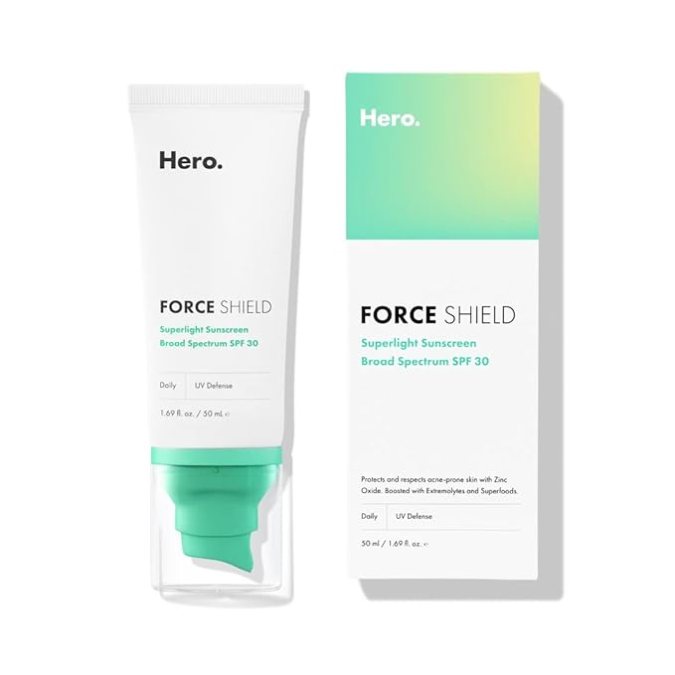 Force Shield Superlight Sunscreen de Hero Cosmetics, disponible en Amazon.