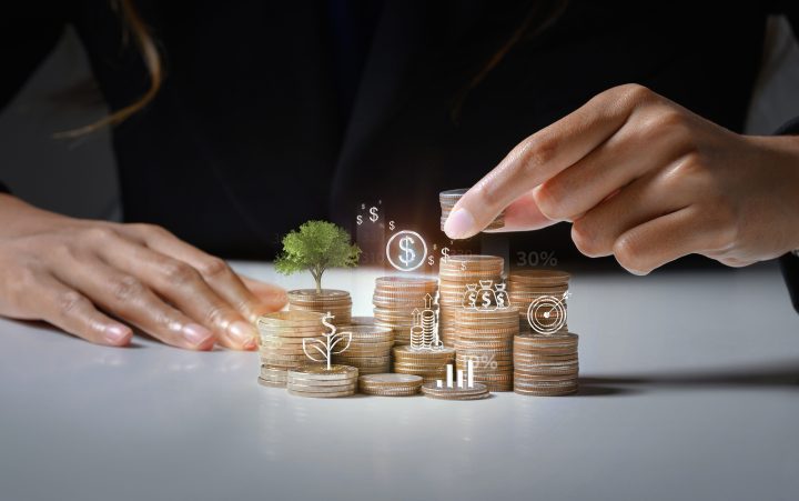 Controla tu dinero para mejorar tu relación financiera.