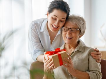 Encuentra el regalo para tu madre por menos de $20 dólares en Amazon.
