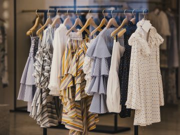 La ropa de primavera tiene oferta en la plataforma de Amazon.