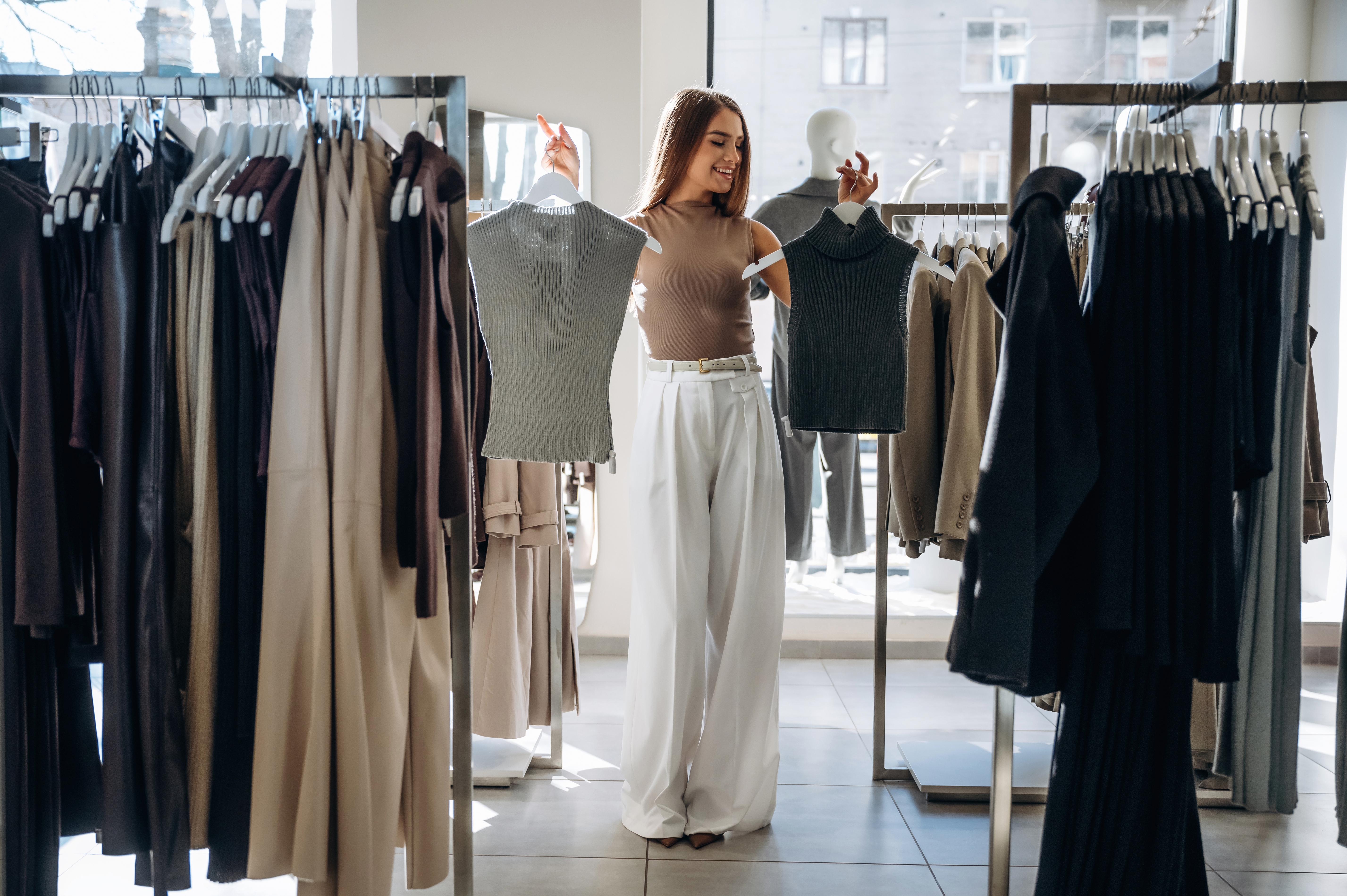 Comprar solo 5 prendas de ropa al año puede convertirse en una tarea complicada.
