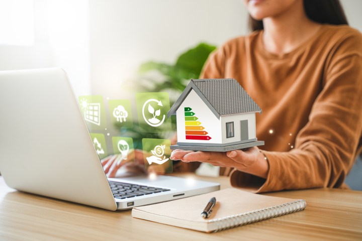Reduce tus gastos en energia con dispositivos eficientes y ahorrativos.