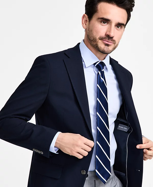 Men's Classic-Fit Twill Blazer de Michael Kors, disponible en Macy's.