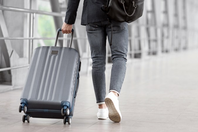 Encuentra aeropuertos secundarios para ahorrar en tu vuelo.