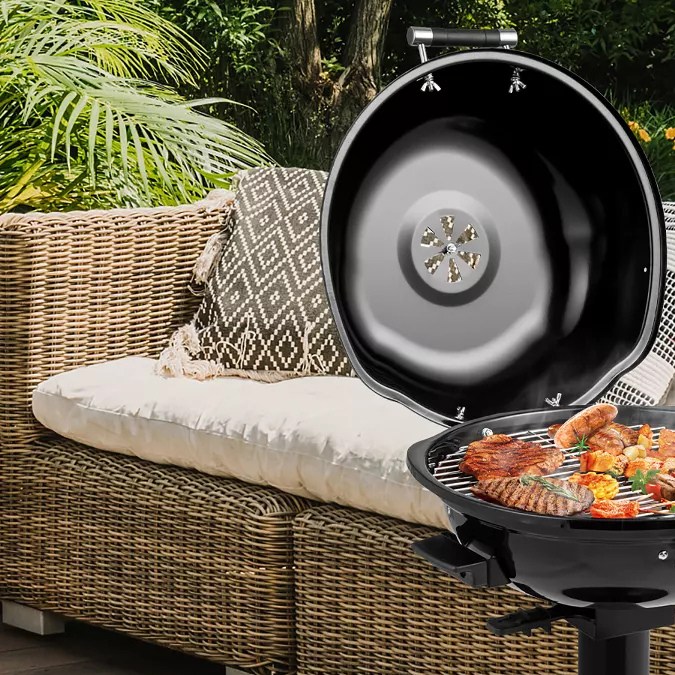 1600W Electric BBQ Grill with Warming Rack de Costway, disponible en Target.