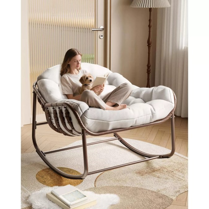 Outdoor Rocking Chair de Garvee, disponible en Target.