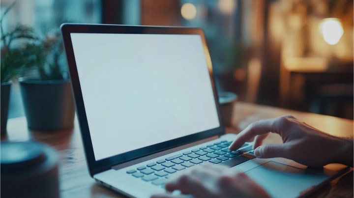 Adquiere una nueva laptop por menor precio con los descuentos en Target.