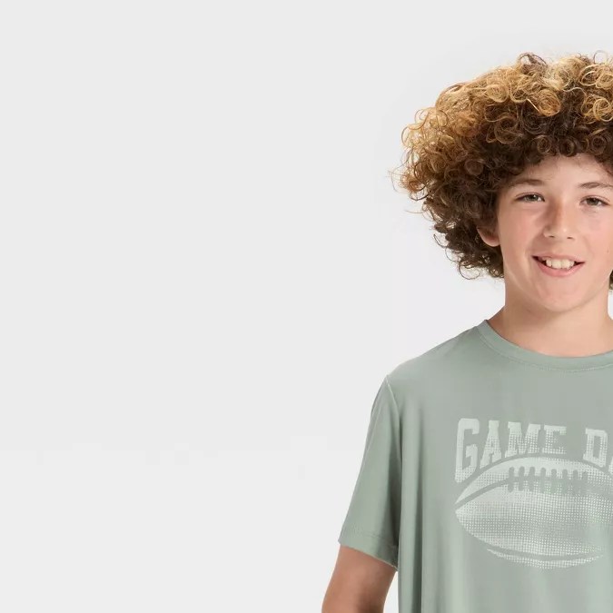 Boys' Short Sleeve Graphic T-Shirt de la marca All in Motion.