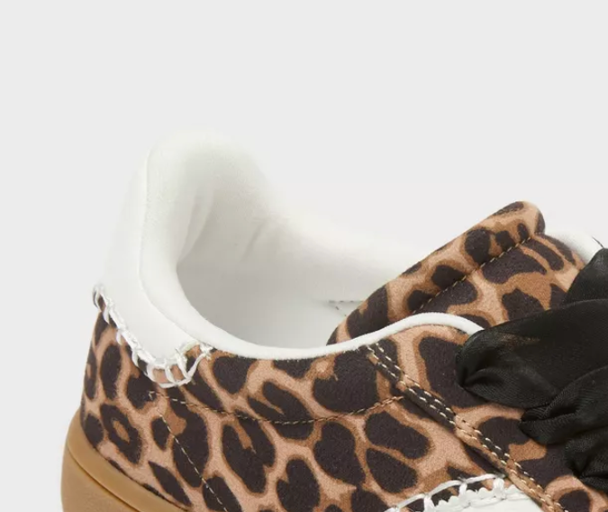 Women’s Spencer Fashion Sneakers de Universal Thread