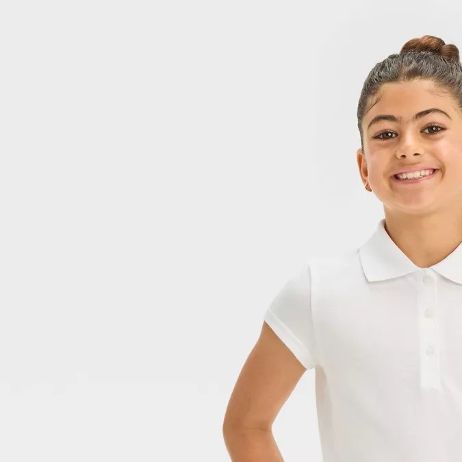 Girls' Short Sleeve Jersey Uniform Polo Shirt de la marca Cat & Jack