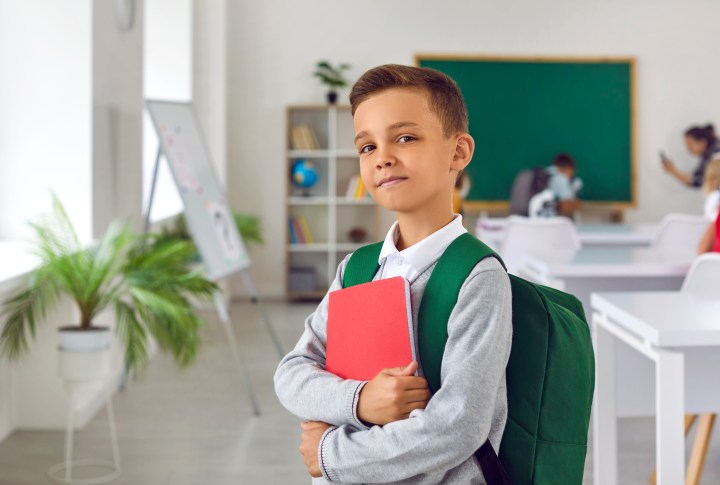 La ropa escolar de niños tienen descuentos en la plataforma de Target.