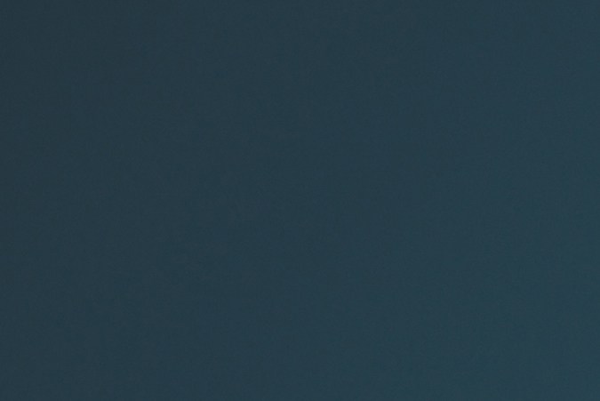 Separa tus gastos mensuales del ahorro para crear un fondo de emergencia.