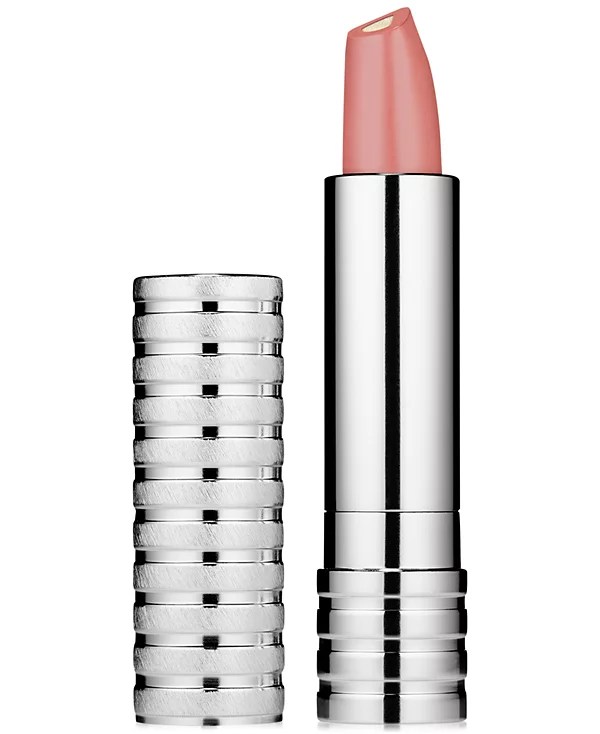 Dramatically Different Lipstick Shaping Lip Colour de Clinique, disponible en Macy's.