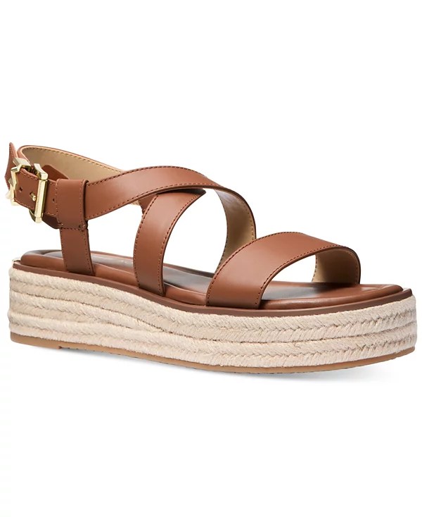 Lynn Leather Buckled Espadrille Sandals de Michael Kors, disponibles en Macy's.