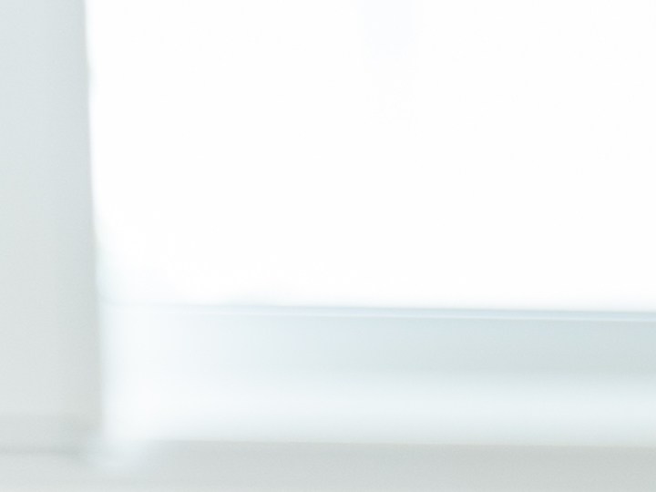 Empieza a ahorrar dinero desde tus 20s para alcanzar la estabilidad financiera a temprana edad.