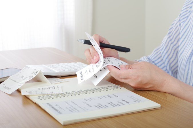 Cuida la forma en que gastas tu dinero en Septiembre para evitar la cuesta.