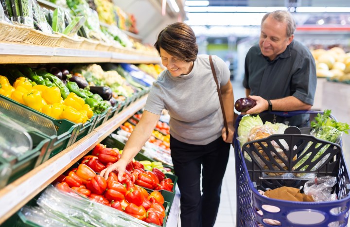 Algunos supermercados en Estados Unidos ofrecen promociones para jubilados.