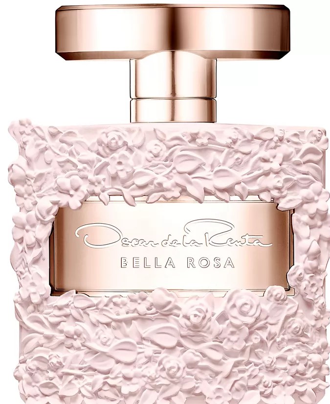 Bella Rosa Eau de Parfum de Oscar de la Renta, disponible en Macy's.