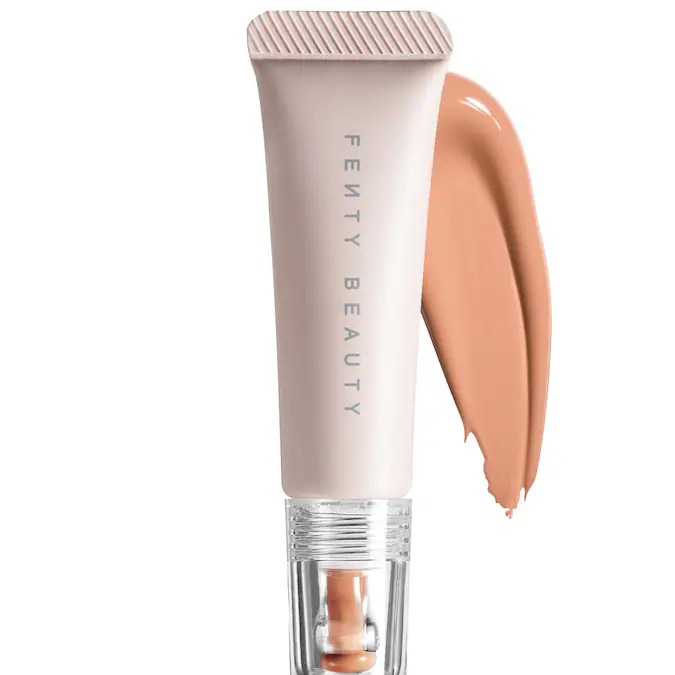 Bright Fix Eye Brightener Concealer de Fenty Beauty, disponible en Sephora.