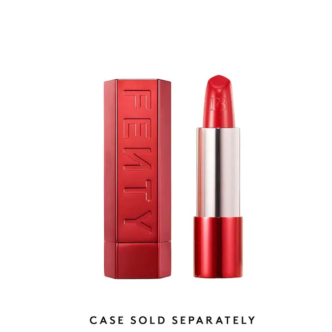 Fenty Icon The Fill Semi-Matte Refillable Lipstick de Fenty Beauty, disponible en Sephora.