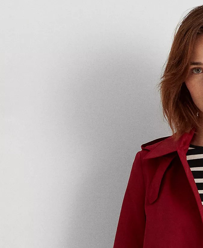Womens Hooded A-Line Raincoat de Ralph Lauren, disponible en Macy's.