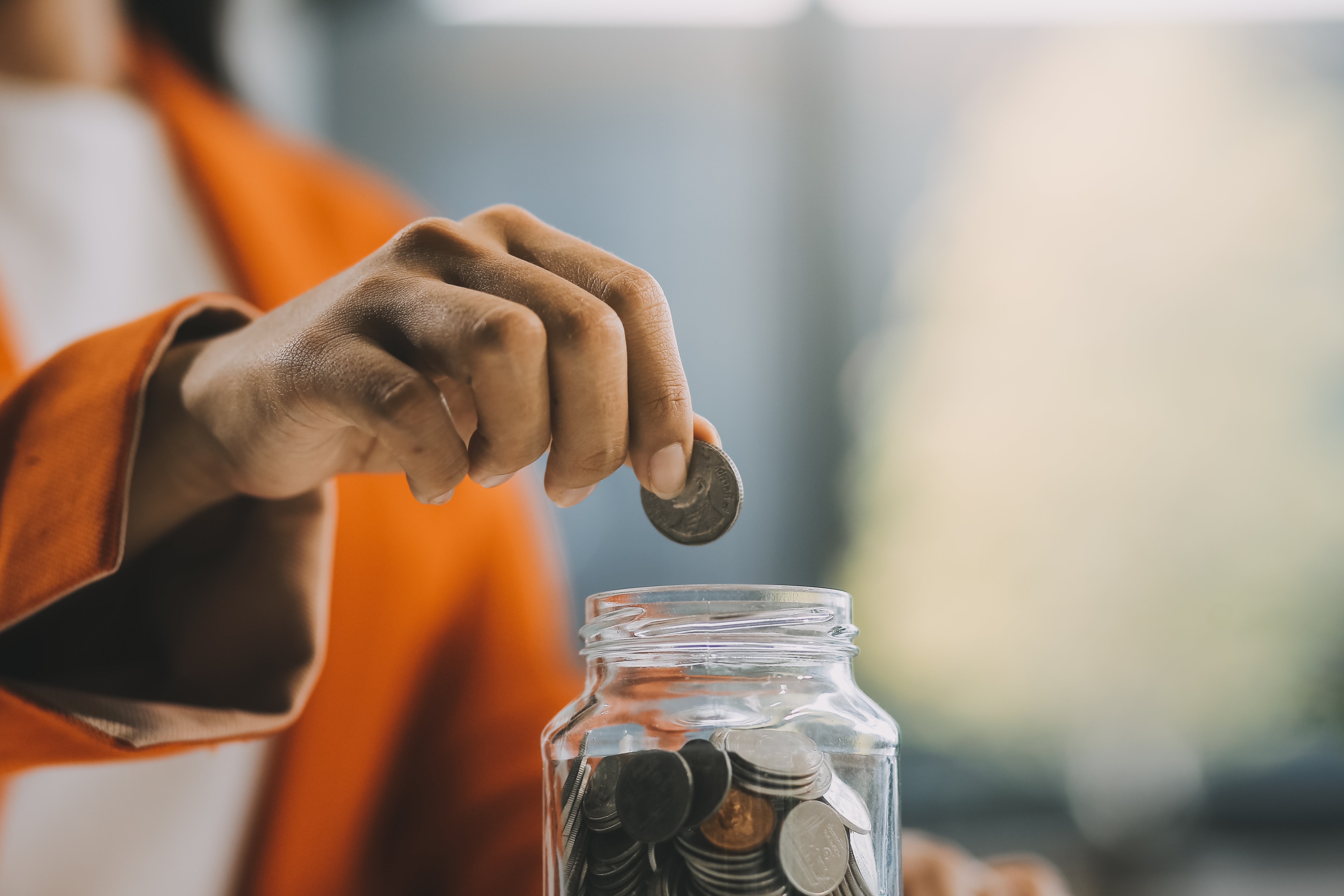 Entrenar el hábito de ahorrar dinero es la base para una mejor gestión.