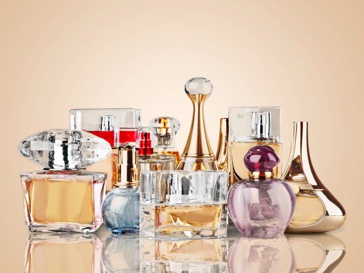 Los perfumes de marcas importantes tienen descuentos en Macy's.