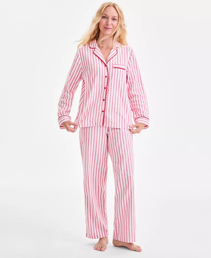 Cotton Flannel Packaged Pajamas Set de Charter Club, disponible en Macy's.