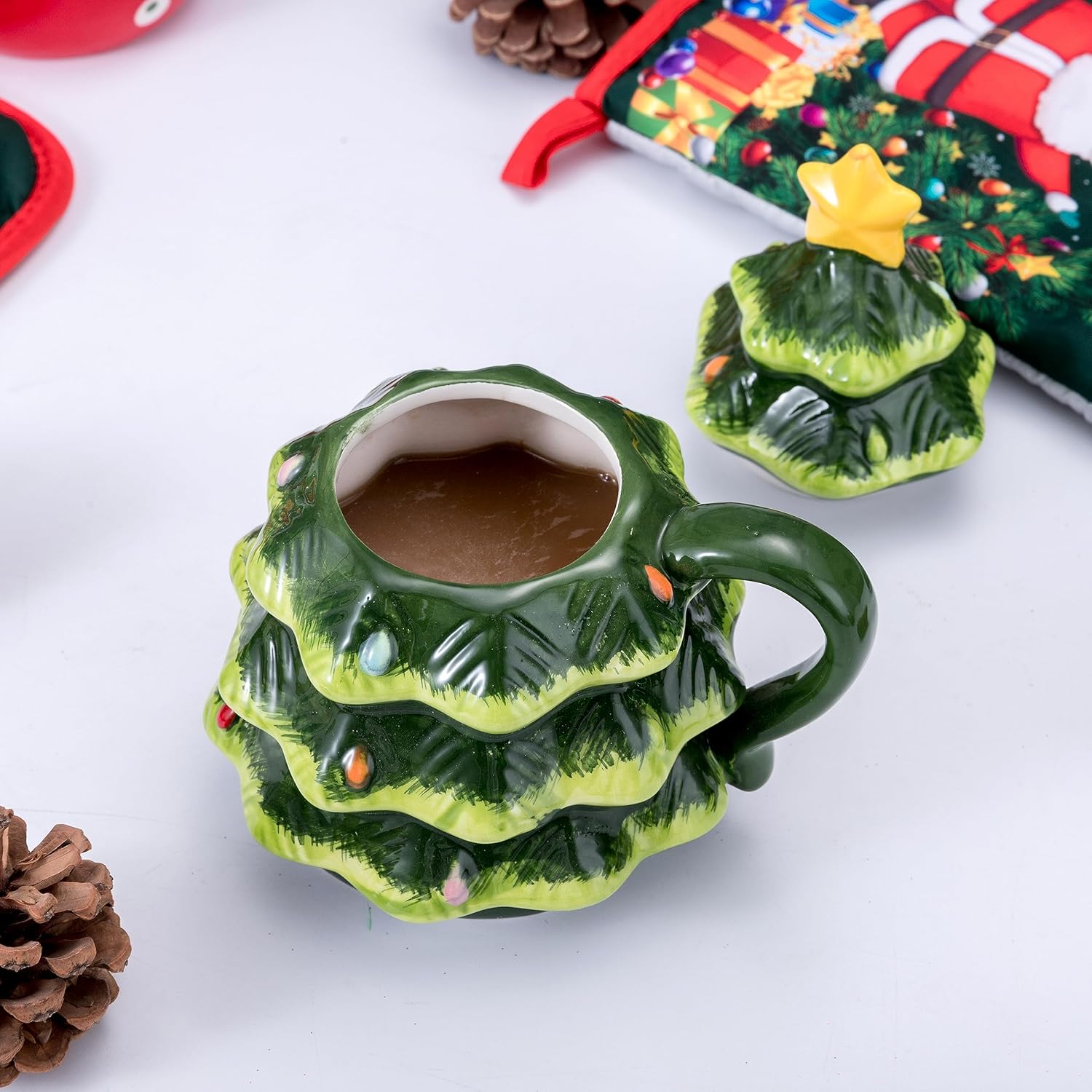 Taza festiva de Hpynpes, disponible en Amazon.