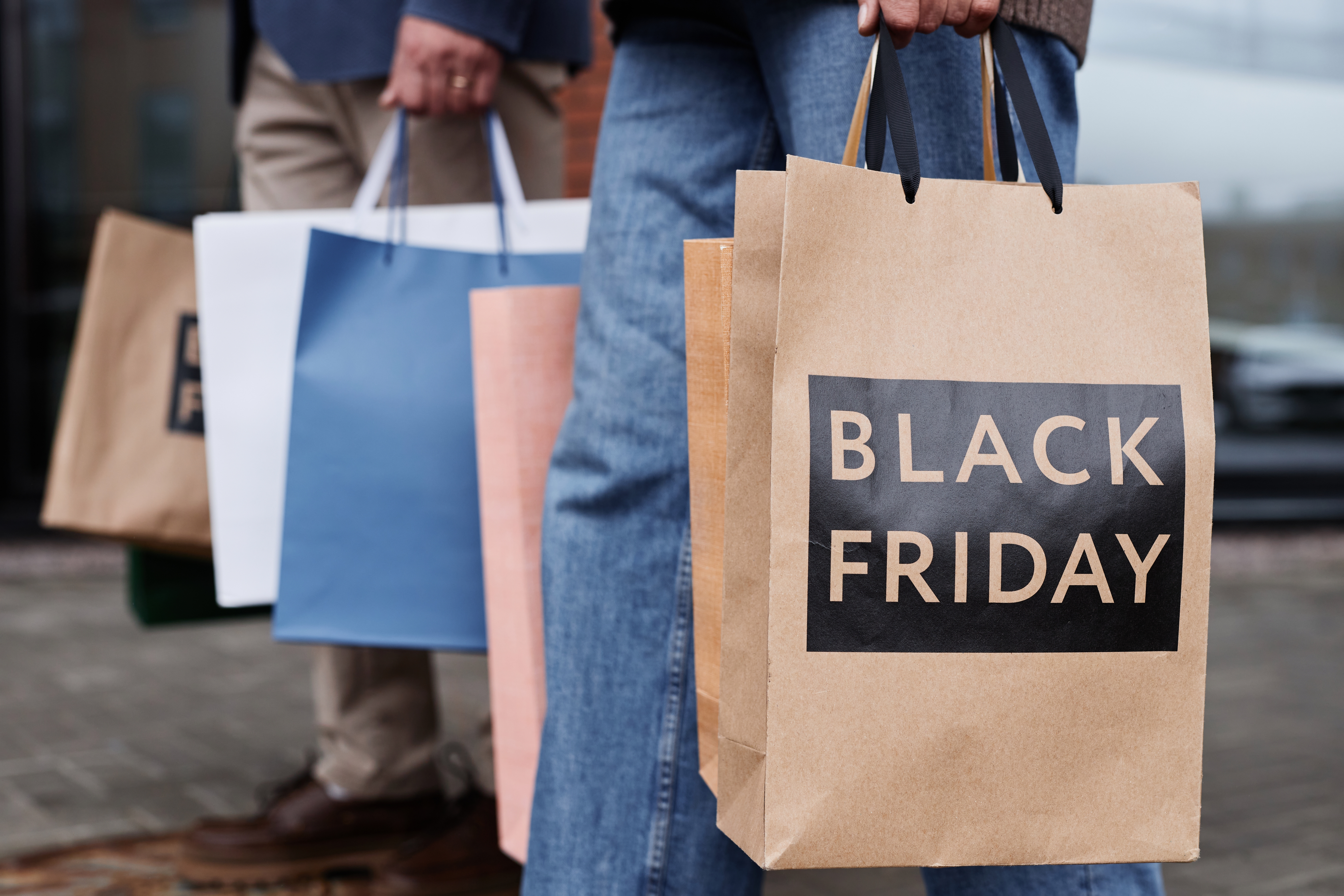 WalletHub reveló las mejores tiendas que debes visitar en Black Friday.