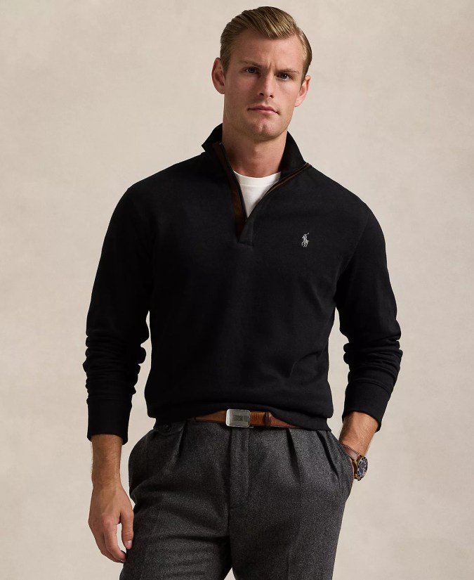 Men's Luxury Jersey Quarter-Zip Pullover Sweater de Ralph Lauren, disponible en Macy's.