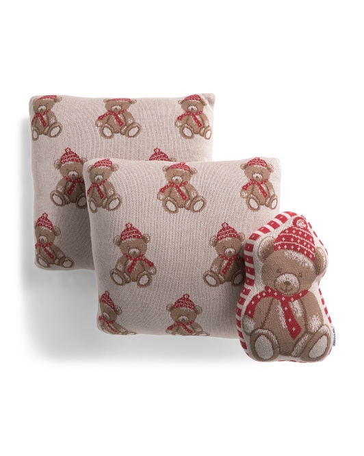 Set Of 3 Multi Teddy Pillows de Jingles & Joy, disponible en TJ Maxx.