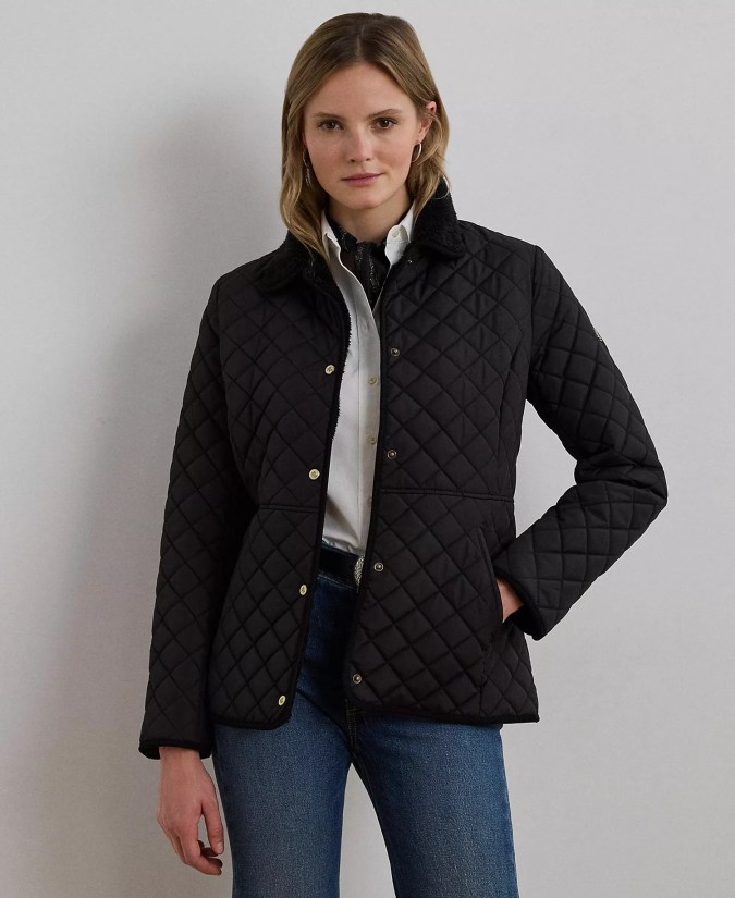 Women's Faux-Sherpa-Collar Quilted Coat de Ralph Lauren, disponible en Macy's.