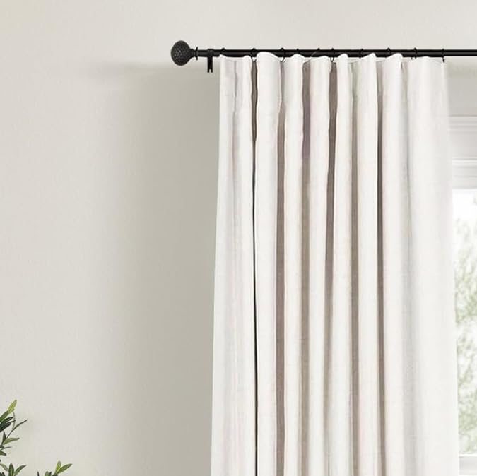 Cortinas blackout de InovaDay, disponible en Amazon.