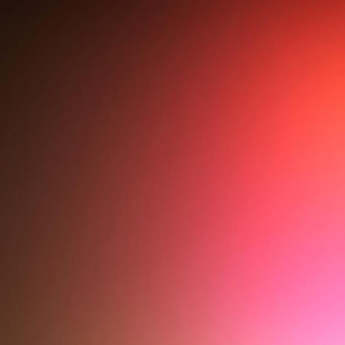 Lámpara de Pie Básica de Goove, disponible en Amazon.