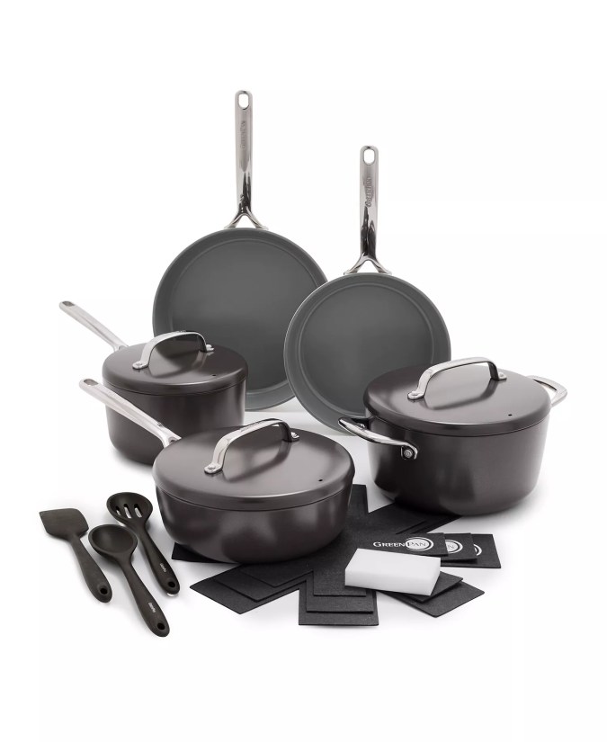 GP5 Hard Anodized Healthy Ceramic Nonstick de GreenPan, disponible en Macy's.