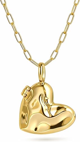 Medallón de corazón grande de Amazon Essentials, disponible en Amazon.