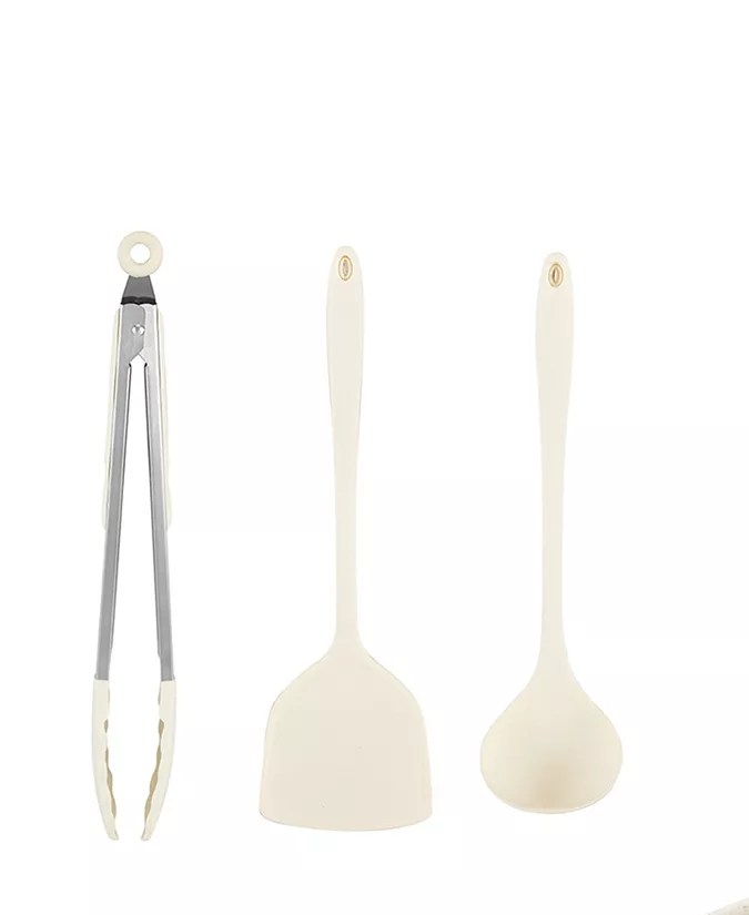 Non-Stick Cookware Set de Sugift, disponible en Macy's.