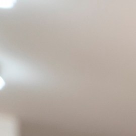 Hoy es posible controlar iluminación, temperatura, cámaras y electrodomésticos desde un solo teléfono o mediante comandos de voz.